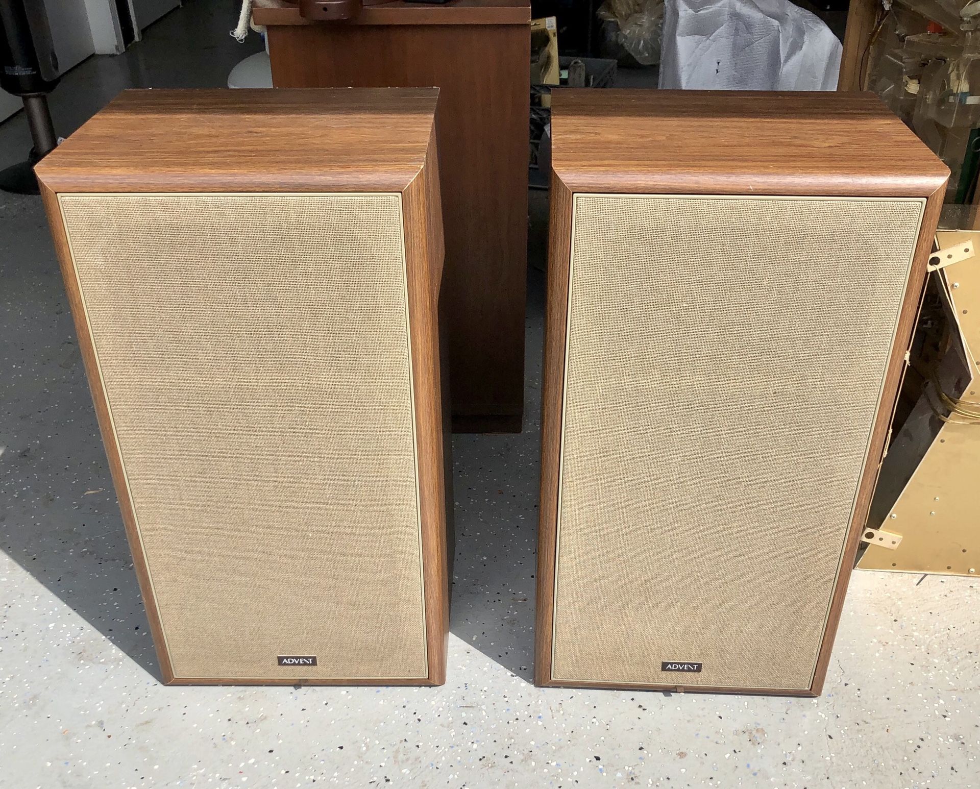 Vintage Advent 5002 speakers