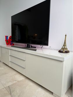 Modern White TV Stand + Samsung TV Bundle