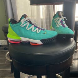 LeBron 16 Low Air Max Trainer 2