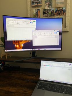 Samsung 32” Curved Monitor (C32R500) – HDMI Cable Included