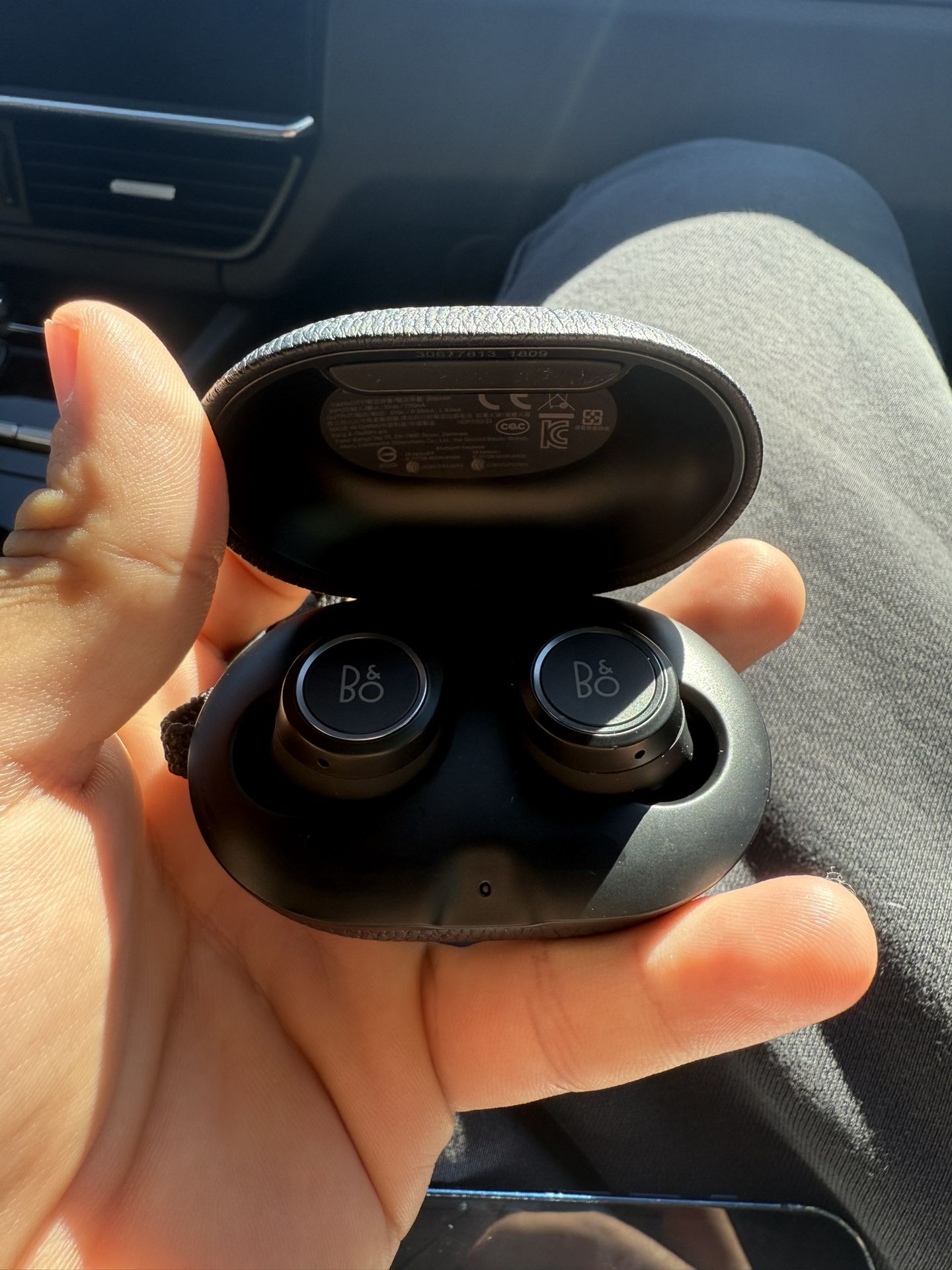 Bang & Olufsen Beoplay E8 Earbud Bluetooth Earphones - Black