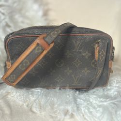 Louis Vuitton crossbody Pouchette