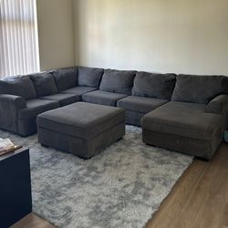 Dark Sectional Couch With Ottoman 