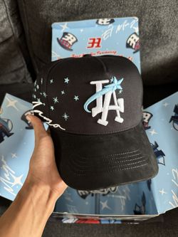 31 Hats x El mago ā Magic clubā