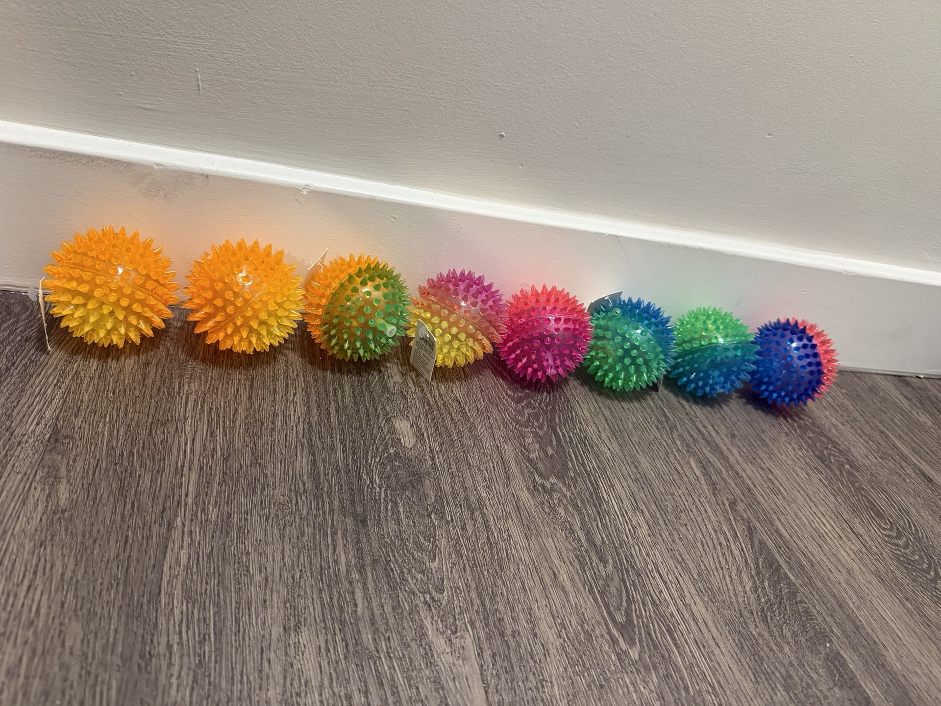 Flashing Spiky Bouncy Balls – Set of 8