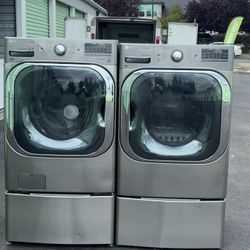 JUMBO LG XL CAPACITY 5.0 C/FT WASHER AND 9.4 C/FT ELECTRIC DRYER,WITH PEDESTAL. WORKS PERFECT. 30 DAYS WARRANTY.