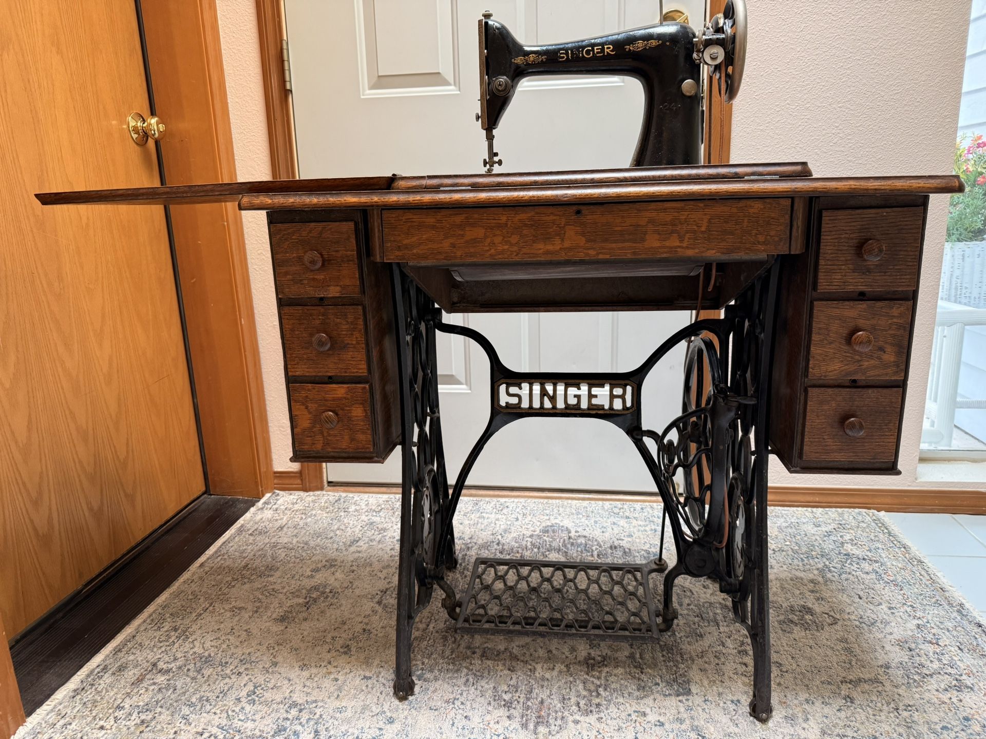 Singer Vintage Treadle Sewing Machine - Model 66