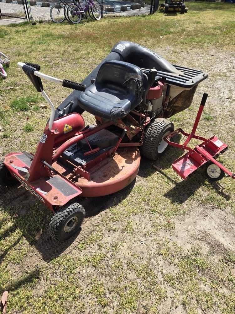 Vintage Snapper 13 Hp Riding Mower With Bagger. Non Running