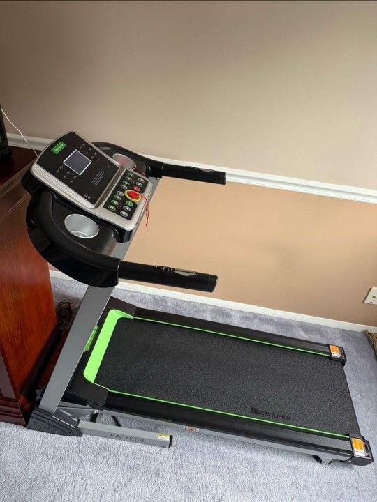 Fitness Avenue Treadmill with Manual Incline