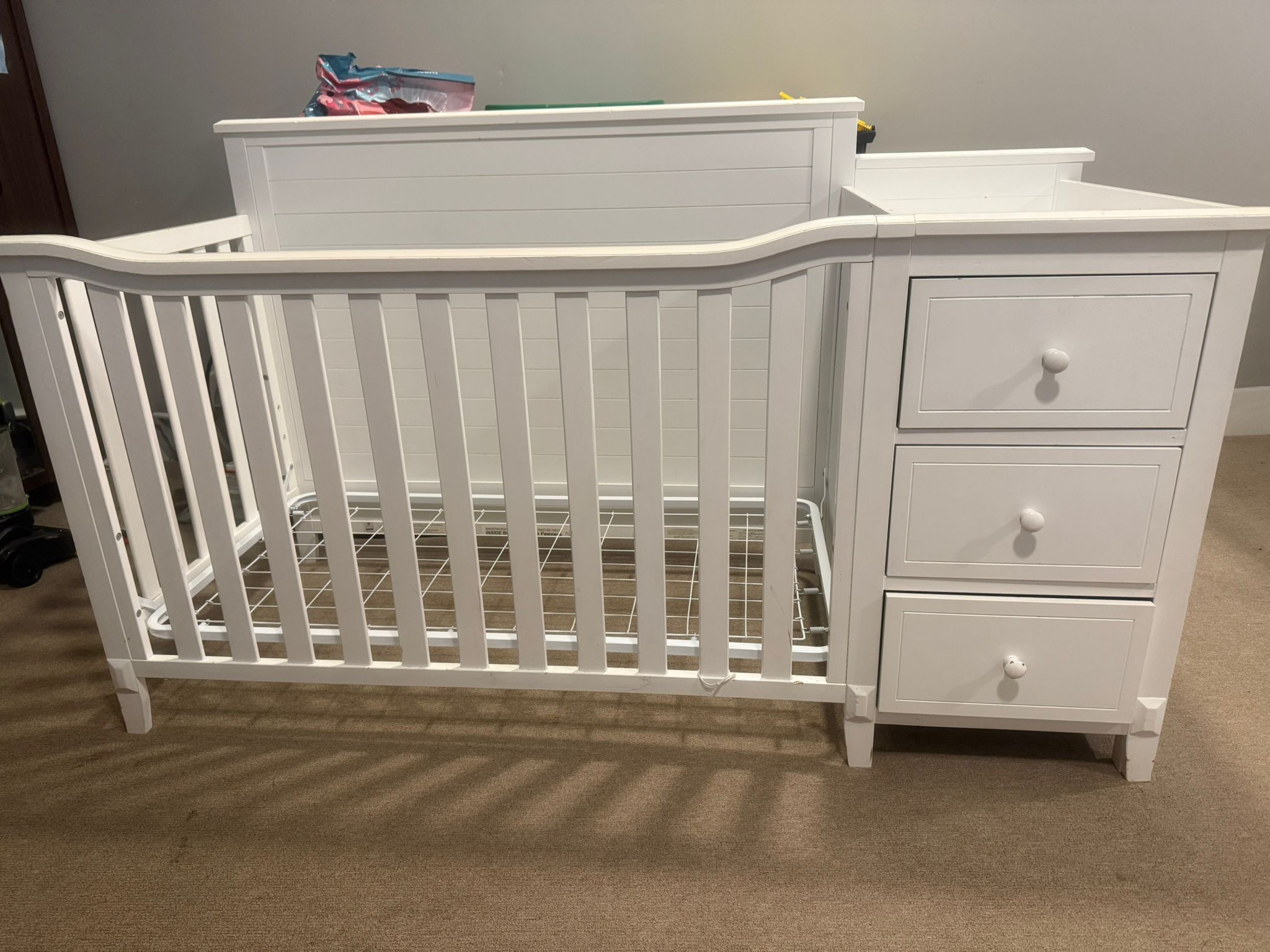 baby crib