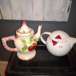 2:Beautiful Tea Pots