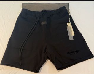 Men’s Large Essentials Shorts BNWT