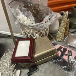 Decor/stand/books / Jewelry Boxes