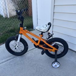 New Bike For 3-7yr Olds With Helper Safety Wheels.