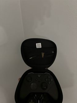 Xbox Elite Wireless Controller with Case READ DESCRIPTION