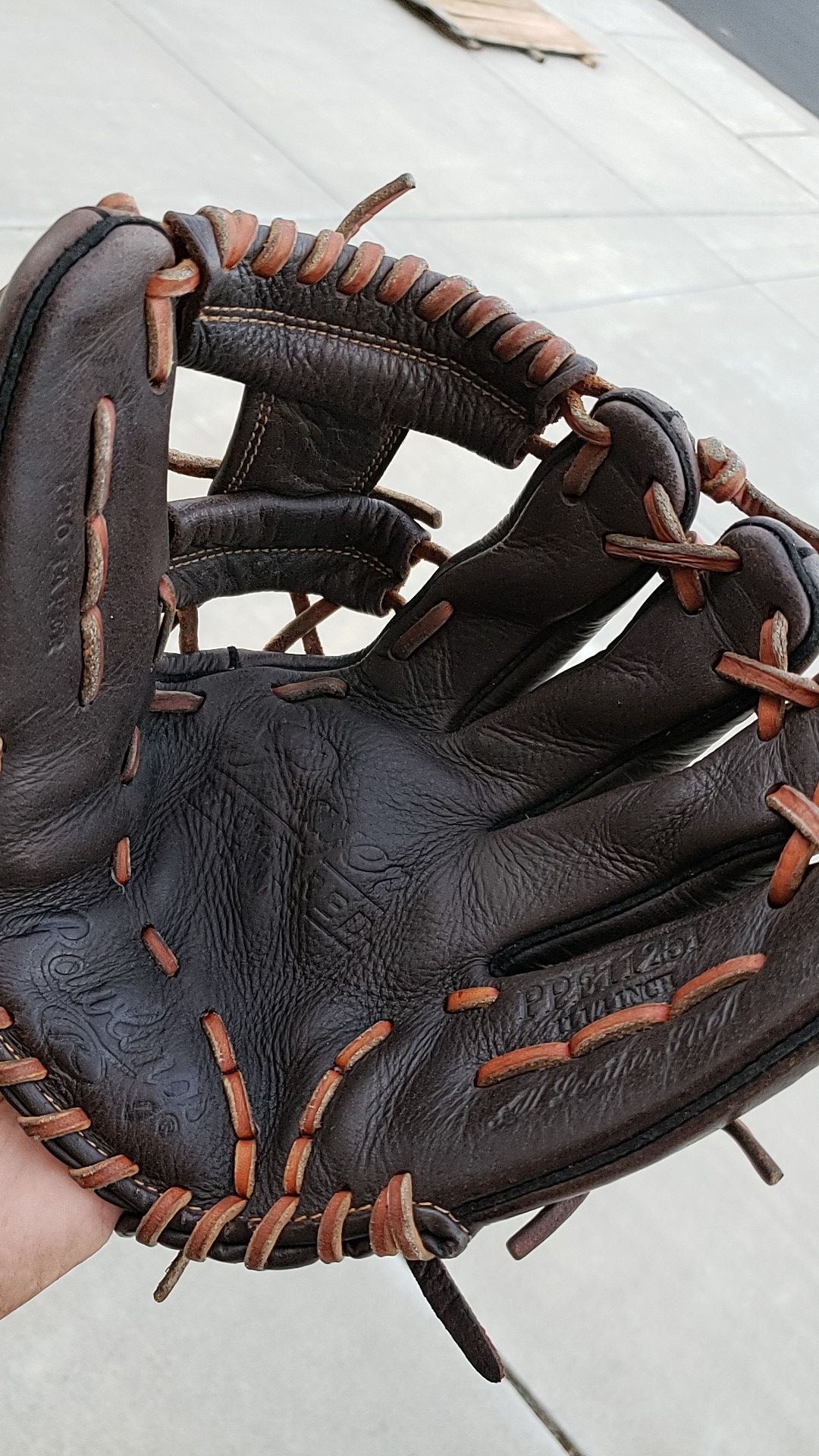 Baseball glove