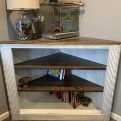 Corner Shelf / Bookshelf