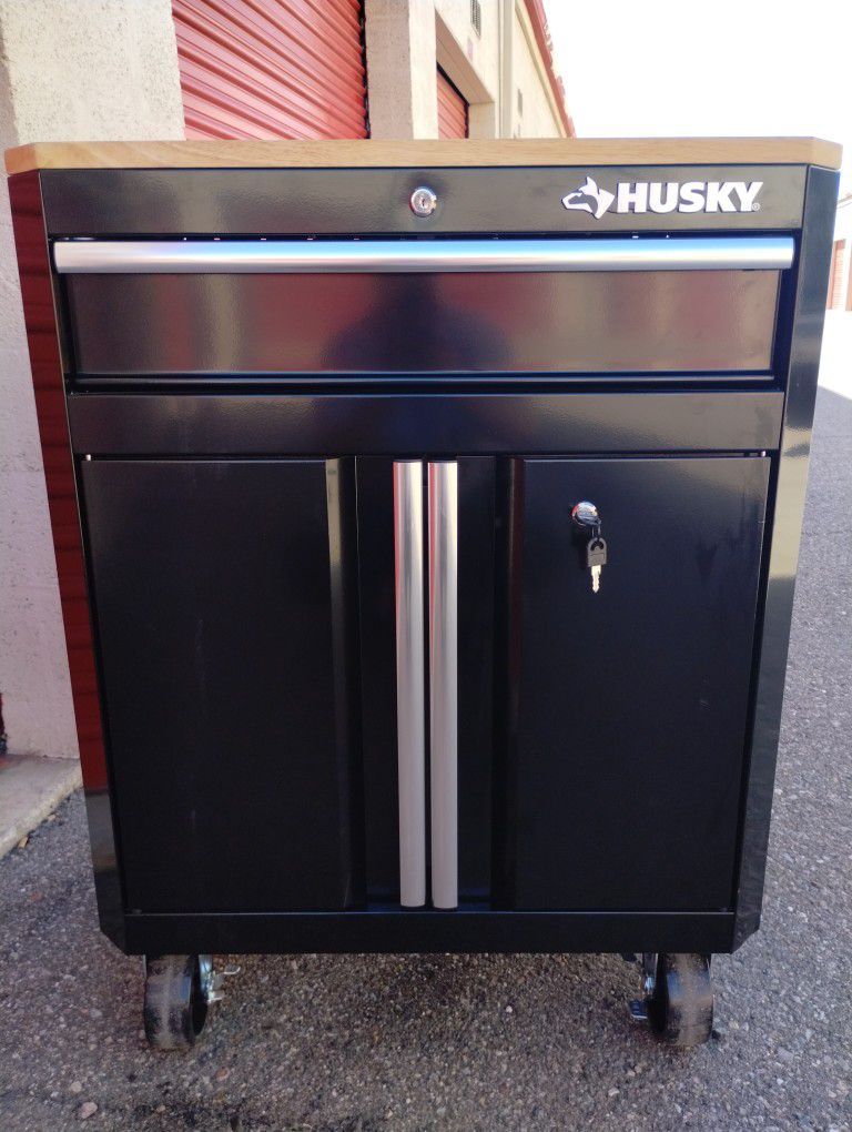 Husky 28" Base Cabinet 
