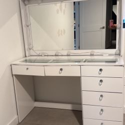 White Make Up Vanity W/ Chair 
