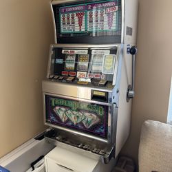 Vintage Triple Diamond slot machine