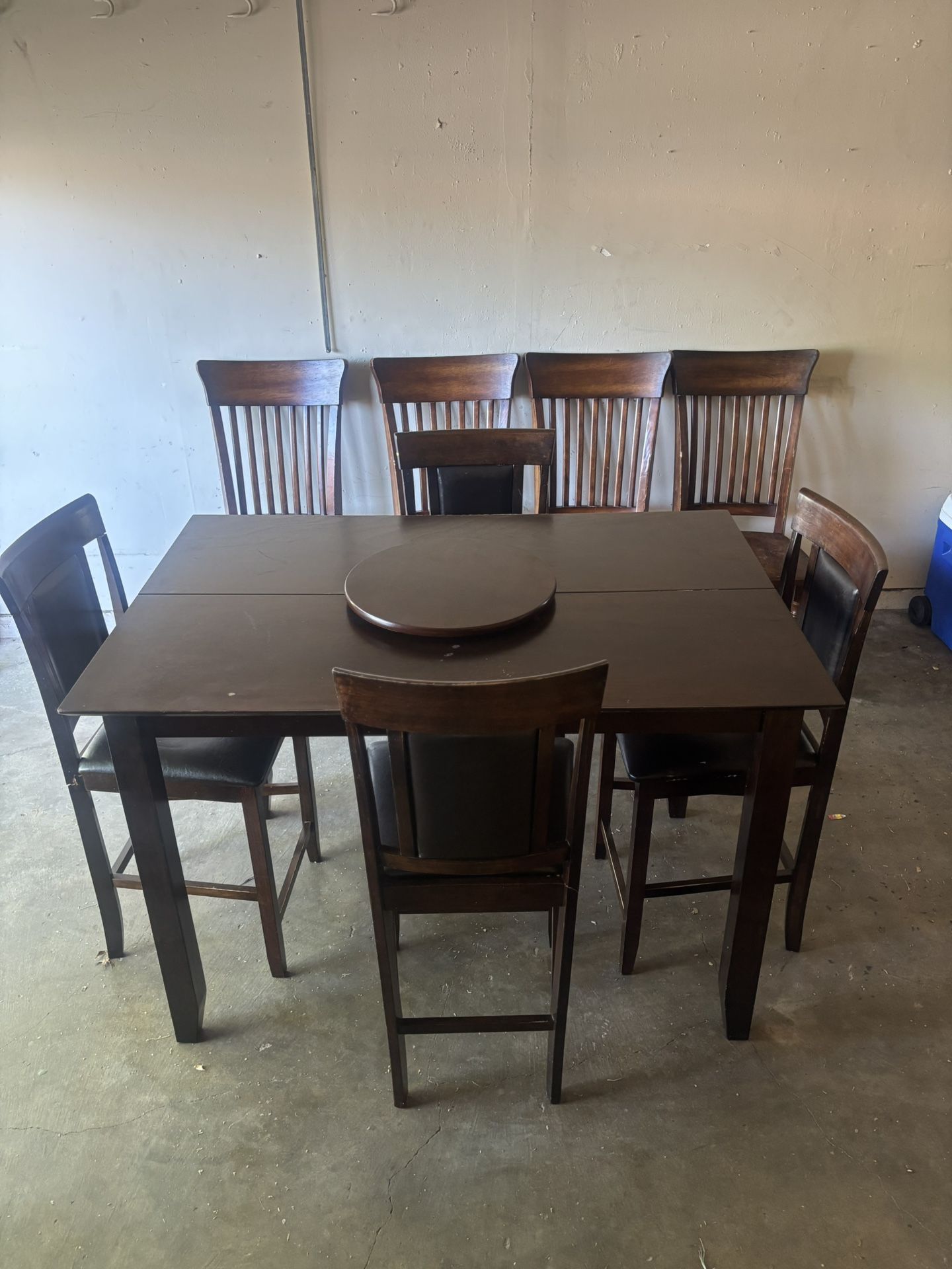 Kitchen Table Set.. 8 Chairs