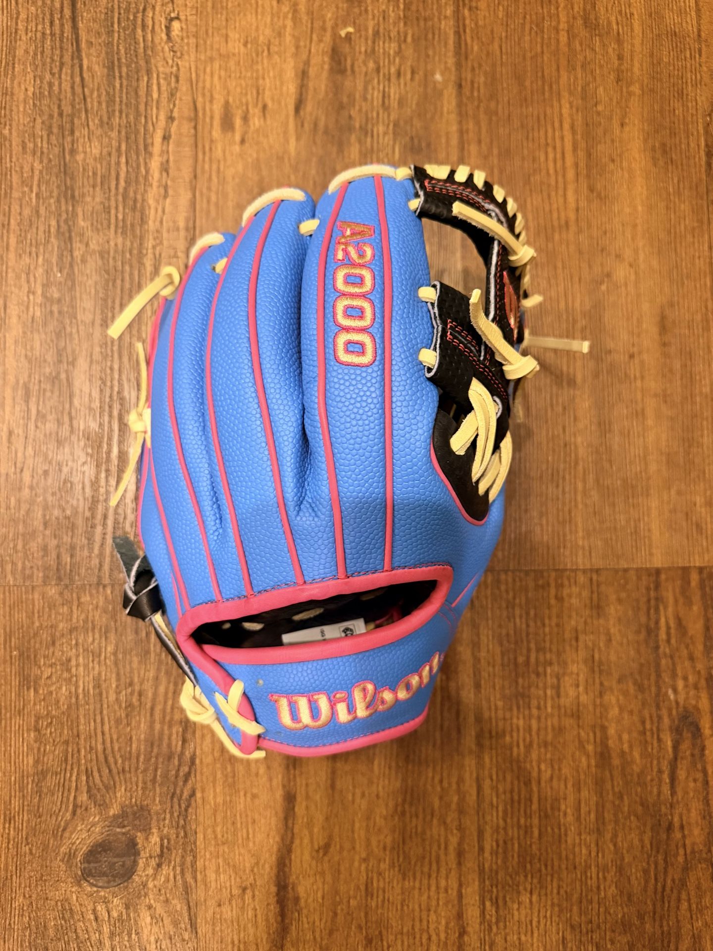 New- Wilson A2000 SuperSkin Glove ⚾️