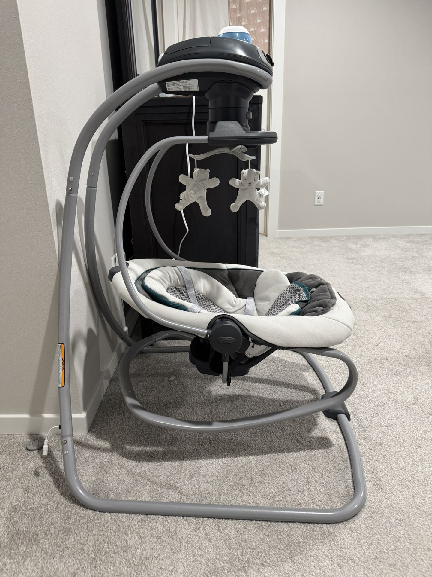 Graco DuetSoothe Swing and Rocker with Removable Swing Seat and 6 Swinging Speeds for Toddler Swing