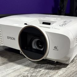 Epson 2150 Projector Like New