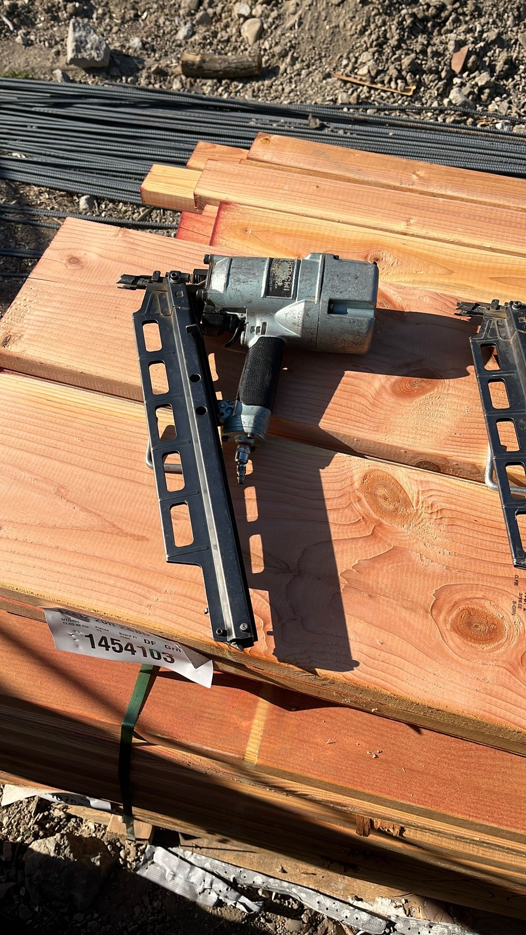 Hitachi NR83