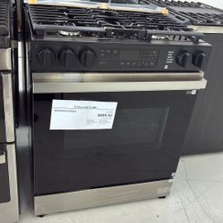 Samsung WiFi-Ready, Self-Cleaning, 5-Burner, Bespoke 6.0 Cu Ft Cpcty Slide In Gas Range At $500 Off MSRP! 