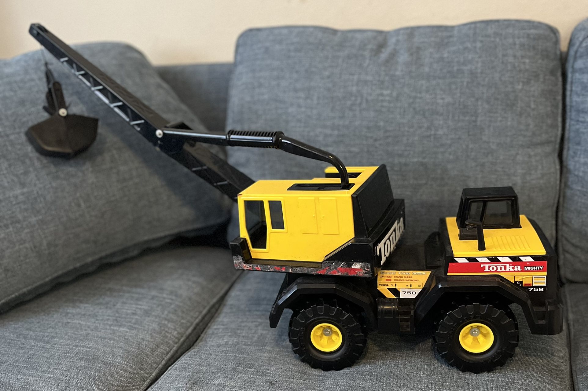Vintage Tonka Metal Crane