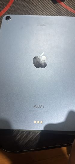 IPAd air 5th gen blue 64gb