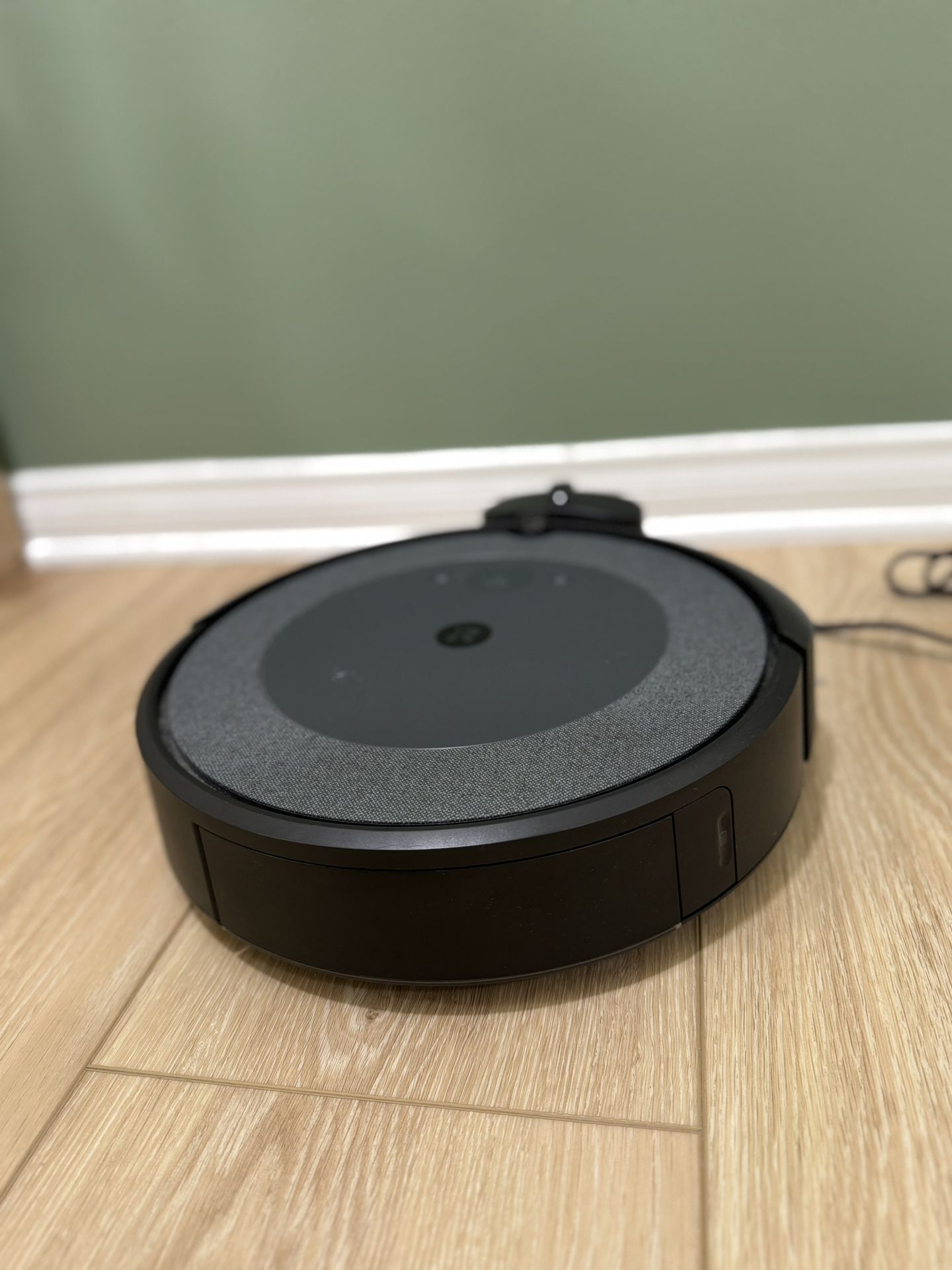 iRobot Roomba i3 EVO (3150) Wi-Fi Connected Robot Vacuum