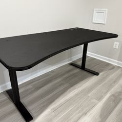Arozzi - Arena Ultrawide Curved Gaming Desk