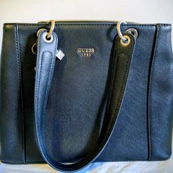 Guess Bag Like New Used One Time 14x10 Inch Beautiful 