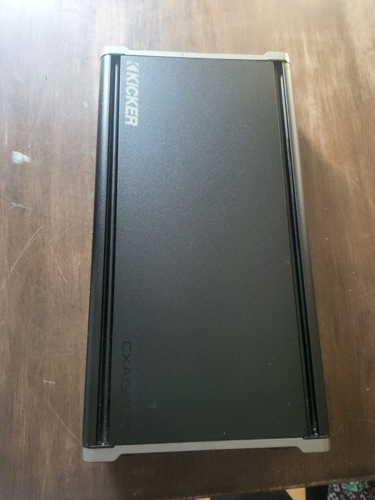 KICKER AMP 