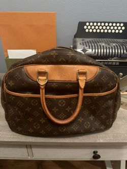 Authentic Louis Vuitton Monogram Deauville