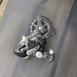 Derailer Shimano Altus seven speed $10