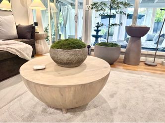 ROUND WOOD COFFEE TABLE