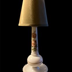 Shabby Chic. Vintage, MCM, Milk-Glass  Lamp