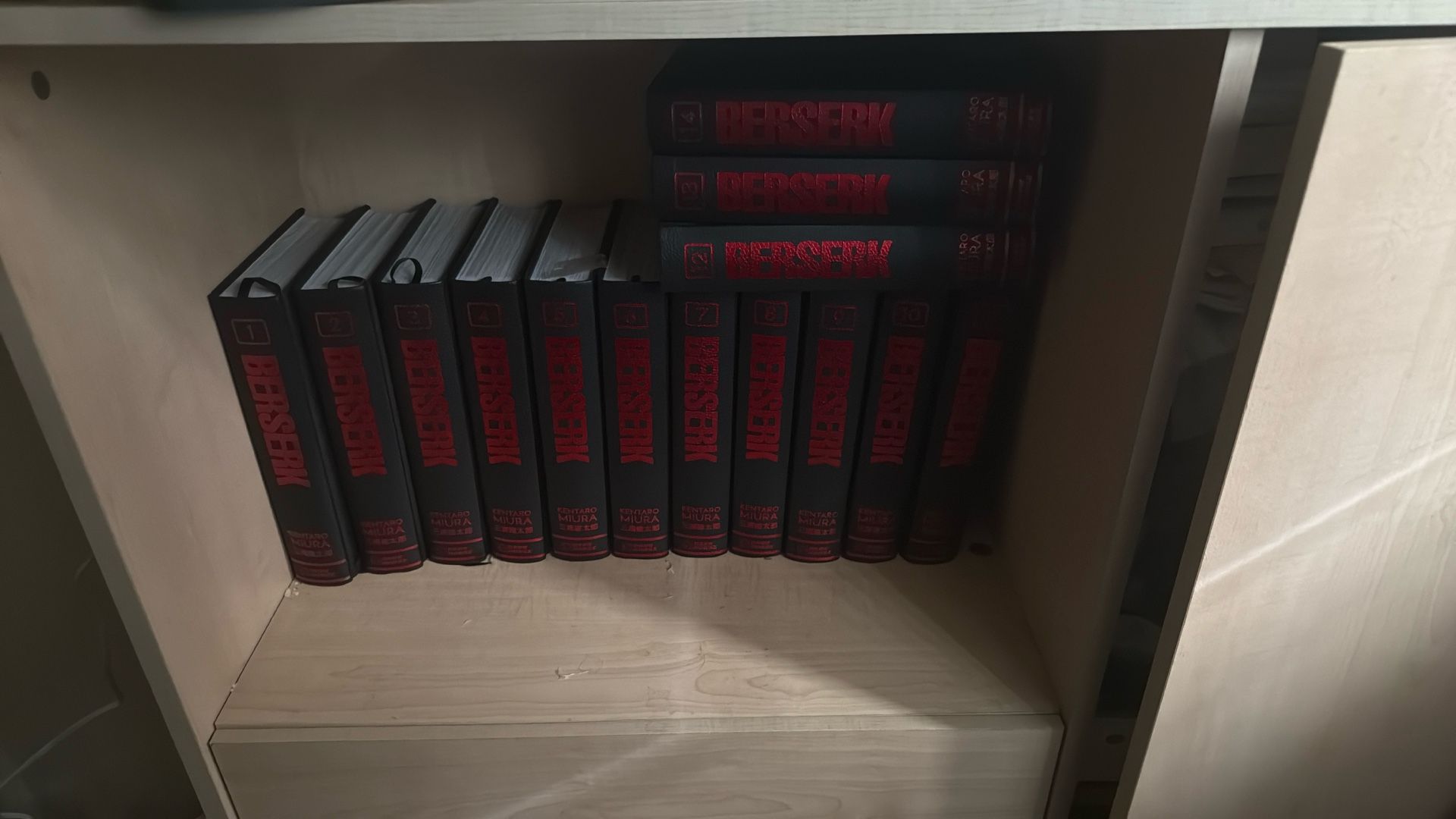 Berserk Deluxe Edition Volumes 1-14