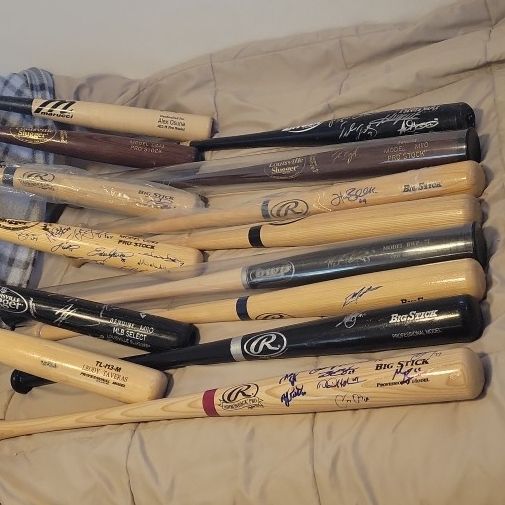 Baseball Bats Signed Autographed Game Used Bats X 14 Gloves