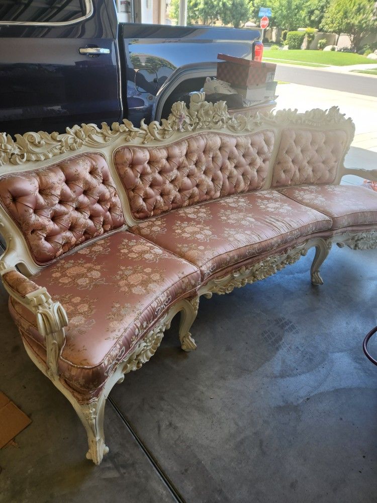 Victorian Style Couch 