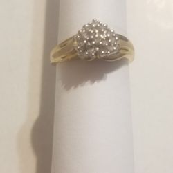 10K gold Heart  and small diamond gold ring  Size 7 use