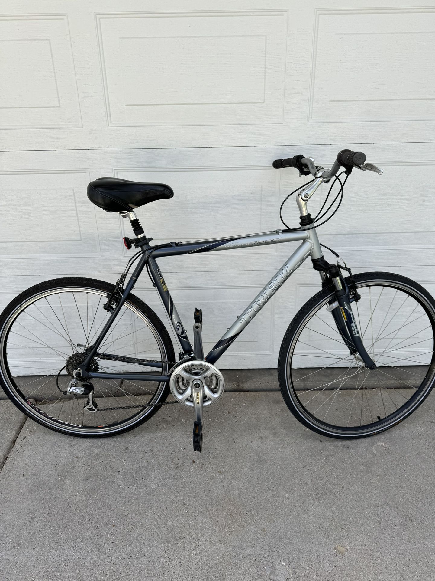 Trek 7200 Hybrid/Comfort Bicycle 22.5