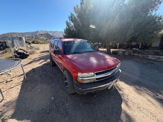 Selling my 2001 Chevy suburban $2000 OBO