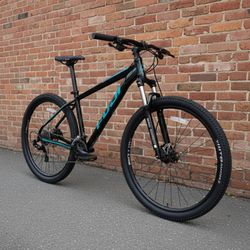 NEW MEDIUM FUJI NEVADA 27.5 1.5 DISC BLACK HARDTAIL MTB MTN MOUNTAIN BIKE