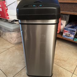 Bote De Basura Para La Cocina $15 Firme Presio  