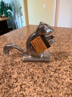 Squirrel nut cracker