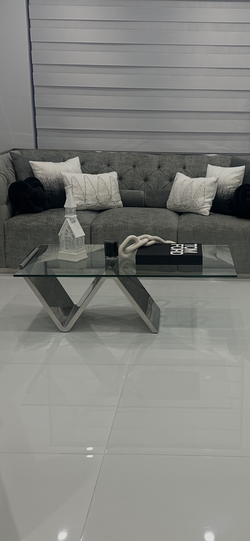 For Sale - El Dorado Furniture Coffee Table